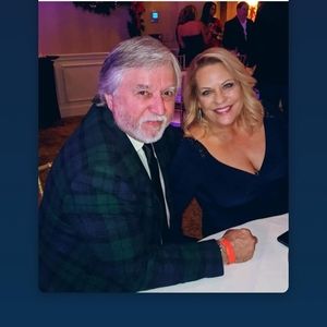 Meet your Posher, Deedee